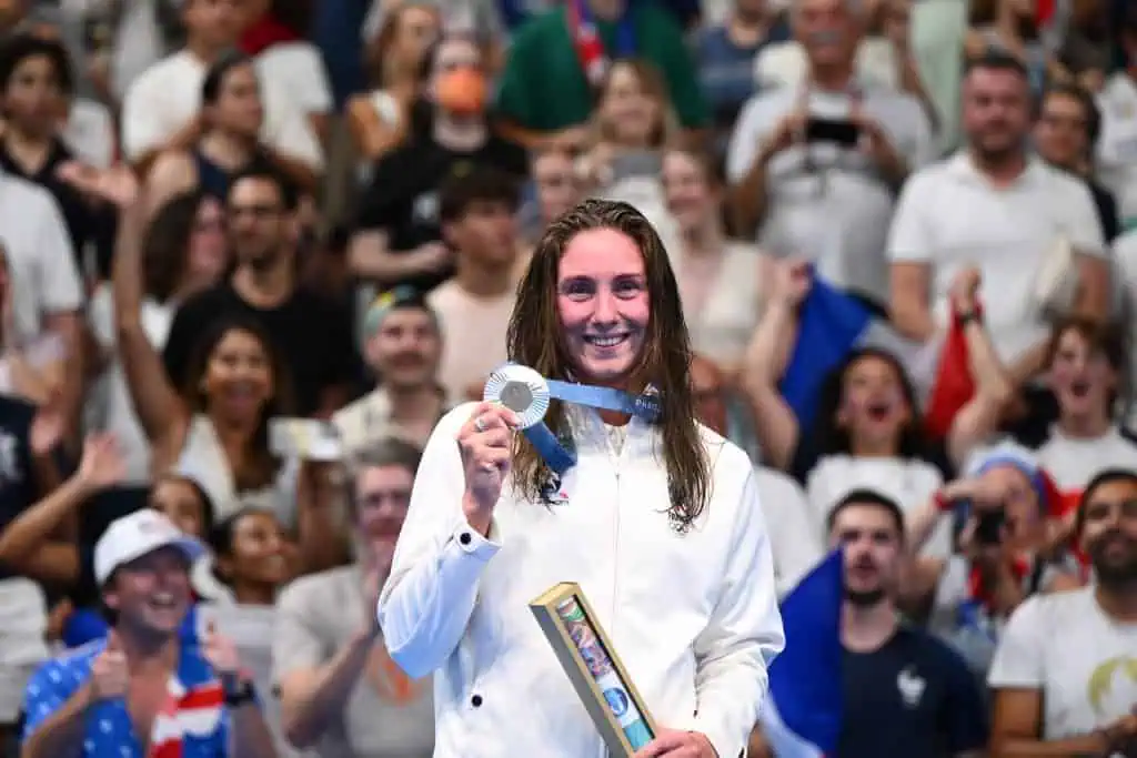 Fin juillet dans l'Arena Paris La Défense, Anastasiia Kirpichnikova a remporté la médaille d'argent olympique du 1500 m. Photo CNOSF/KMSP