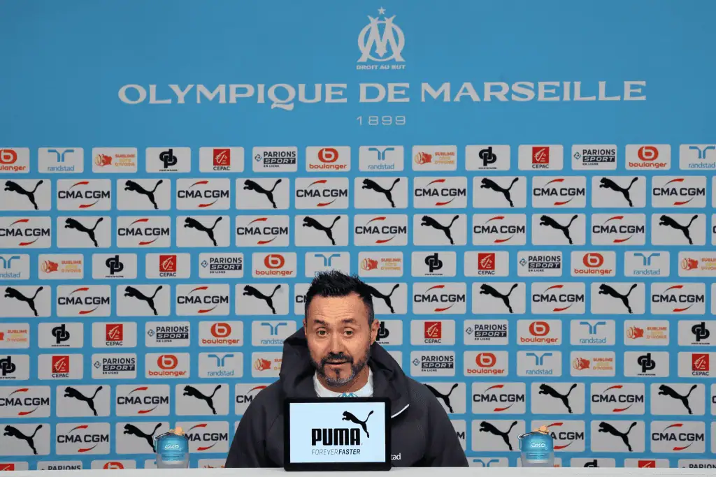 Roberto De Zerbi, le visage marqué en conférence de presse. ©Alain Robert/Le Méridional